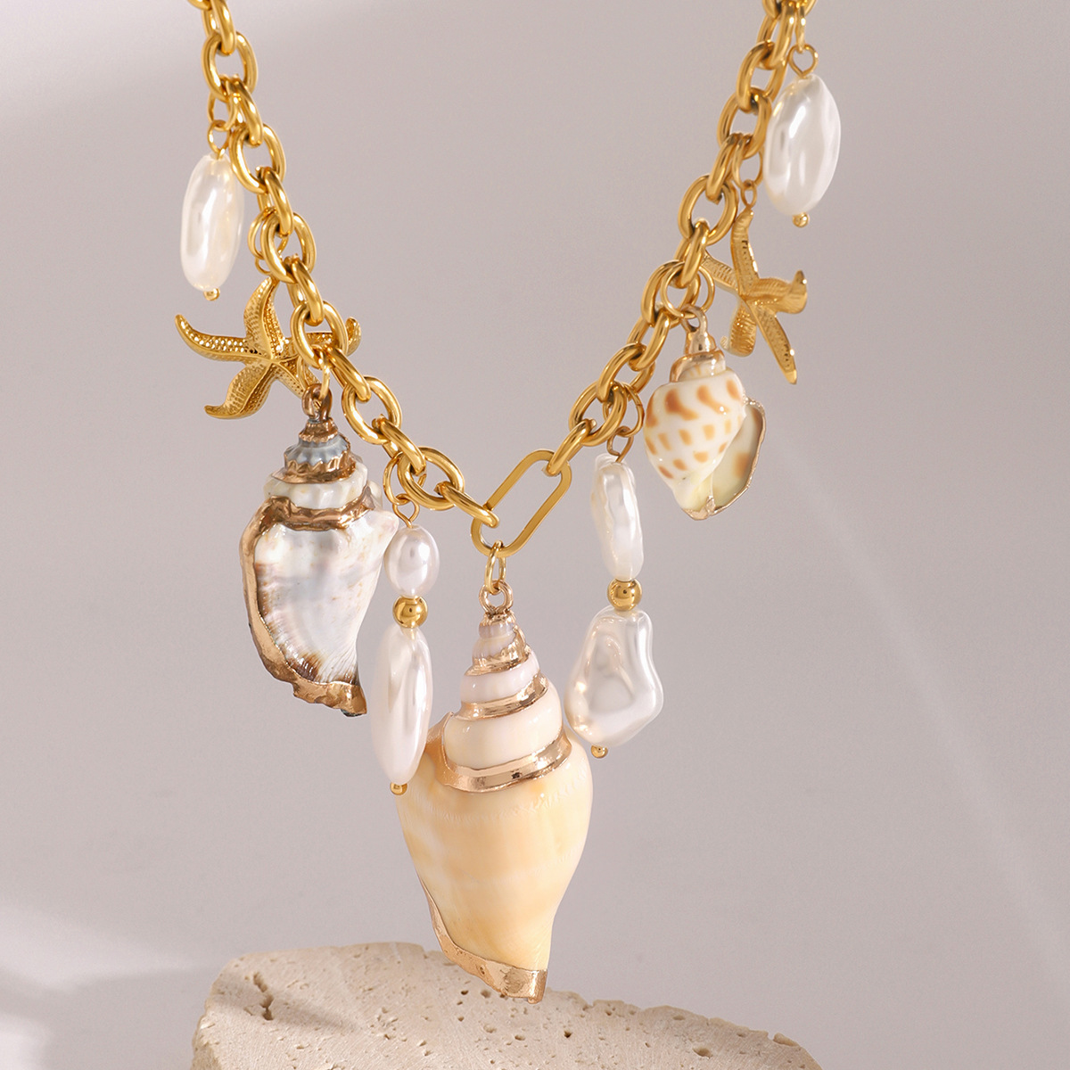 Collier pampilles coquillages et perles