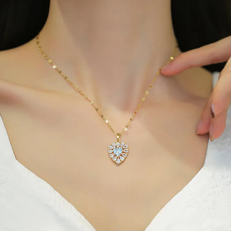 Collier cœur doré avec zircons