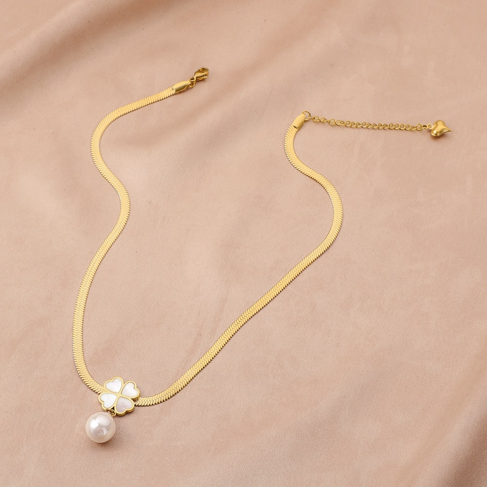 Collier trèfle nacre blanche