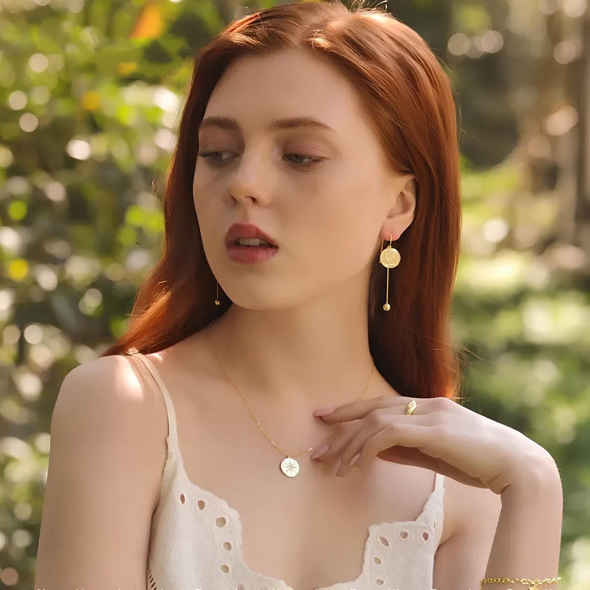 Collier boussole doré zircon