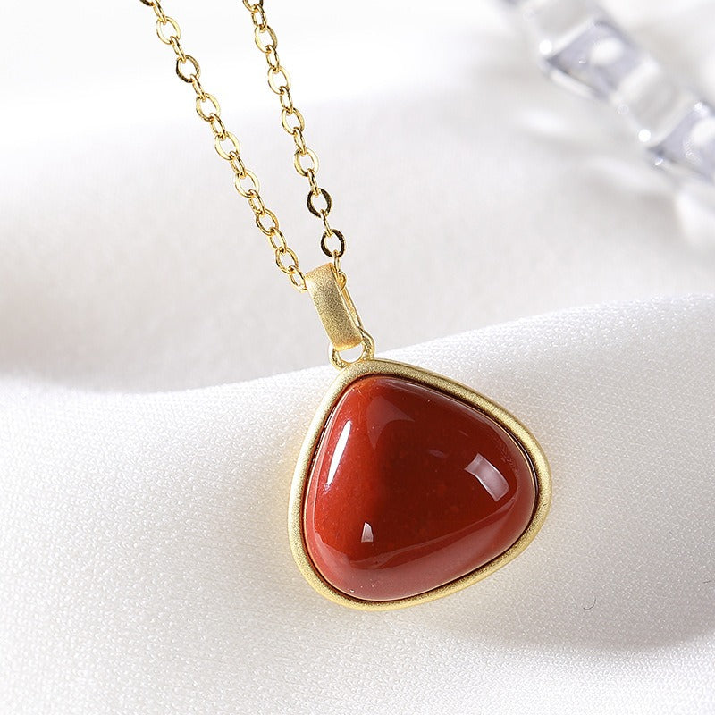 Collier Triangulaire en Agate Rouge