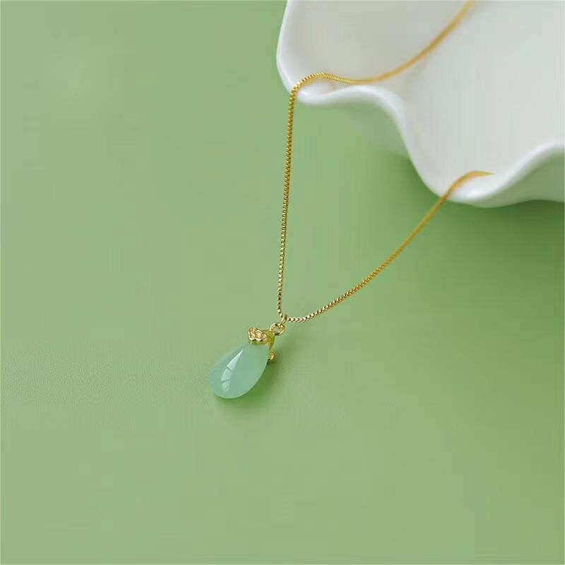 Pendentif pierre de jade