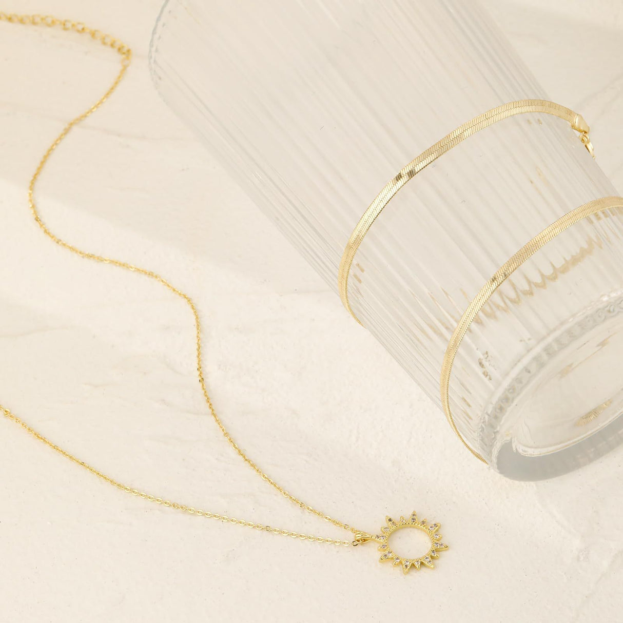 Collier soleil ras du cou