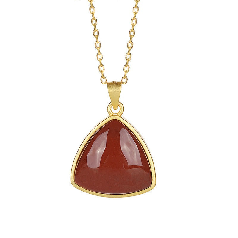 Collier triangulaire en pierre rouge