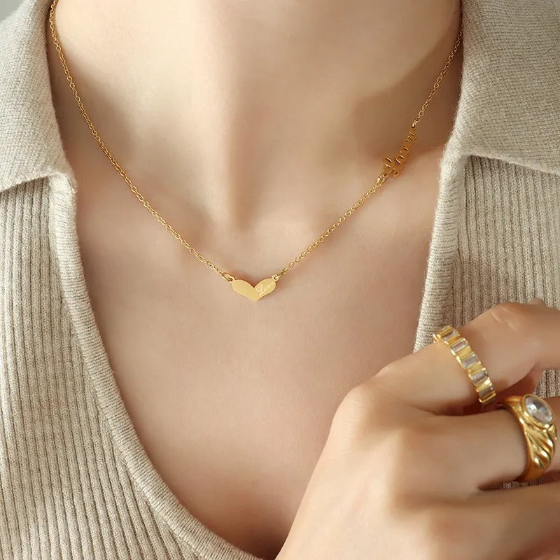 Collier cœur gravé doré