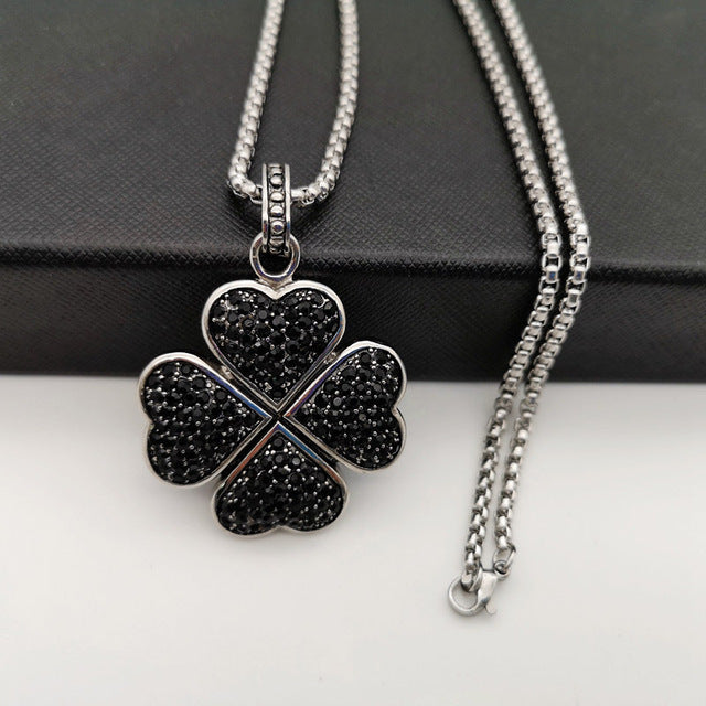 Collier trèfle noir
