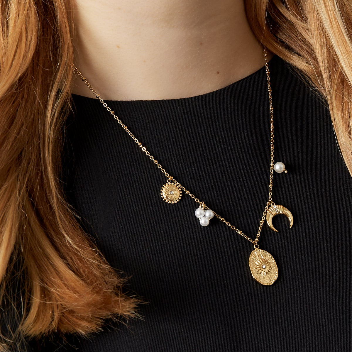 collier moony Image
