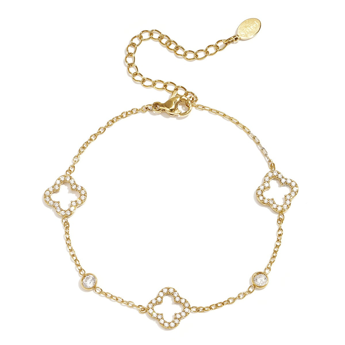 Bracelet ajouré orné de trèfles et de pierres incrustées.
