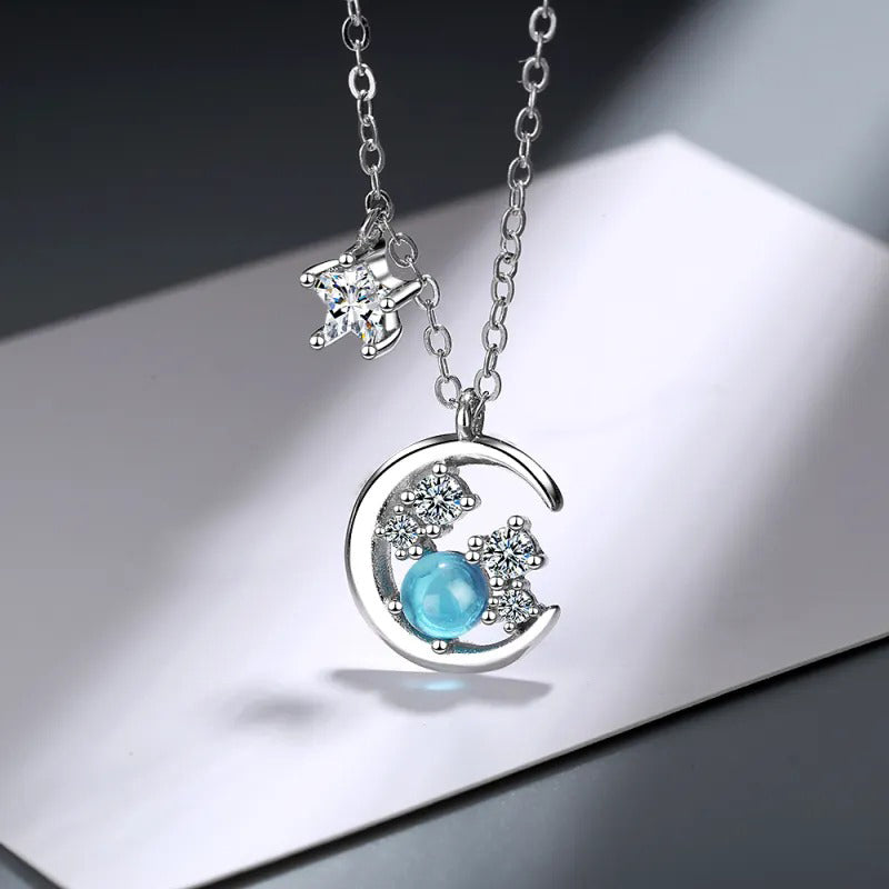 Pendentif lune et étoile bleu