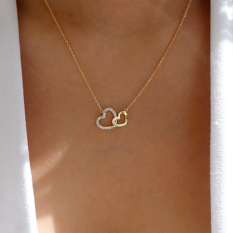 Collier femme avec pendentif cœur