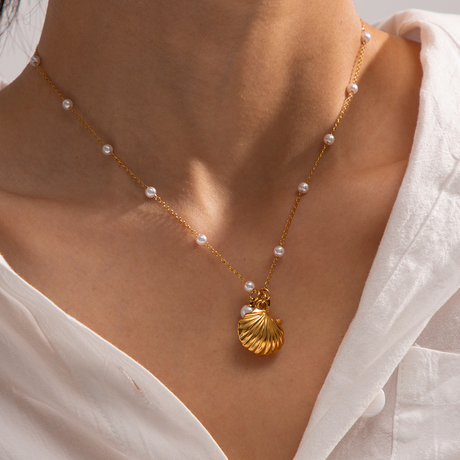 Collier coquillage doré