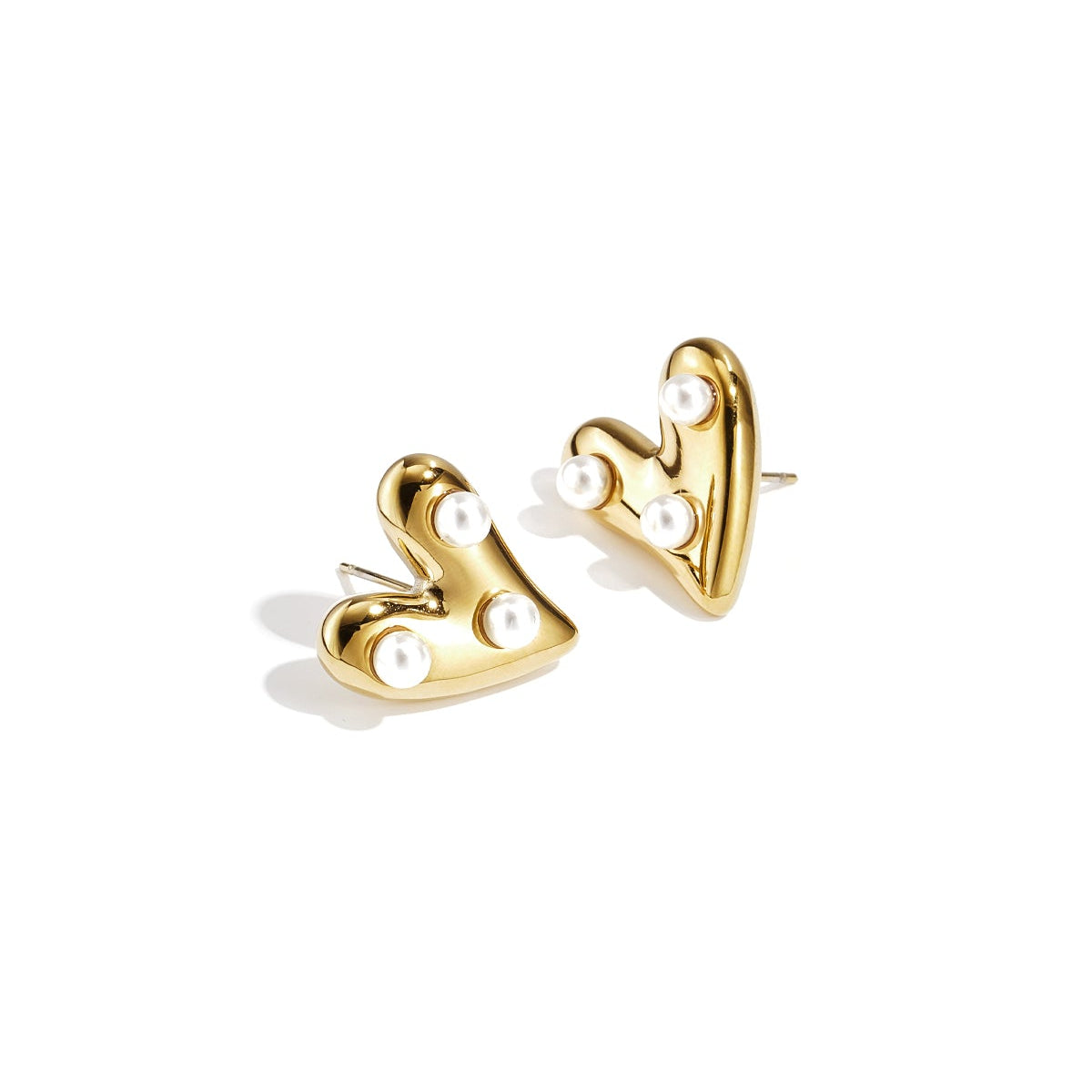 Boucles d'oreilles en forme de cœur avec des perles