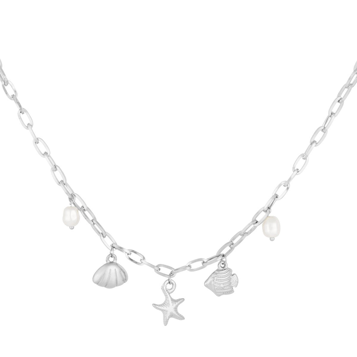 collier court avec breloques de plage