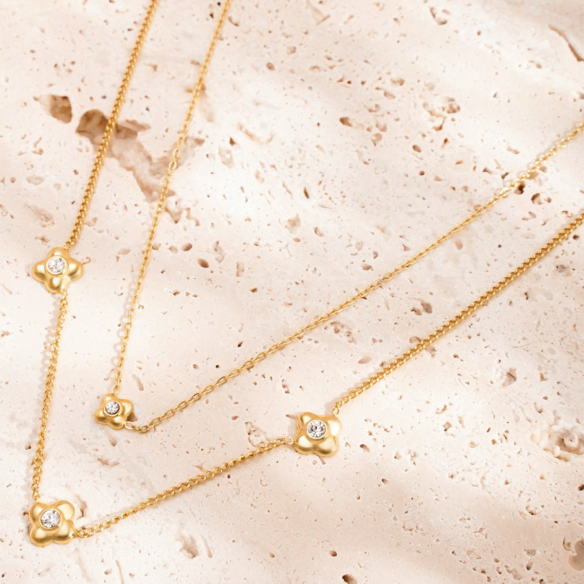 collier fleuri