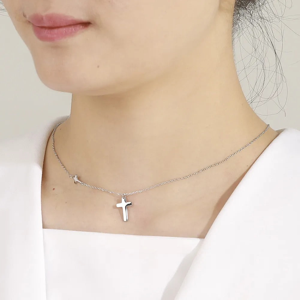 Collier croix en acier inoxydable argenté
