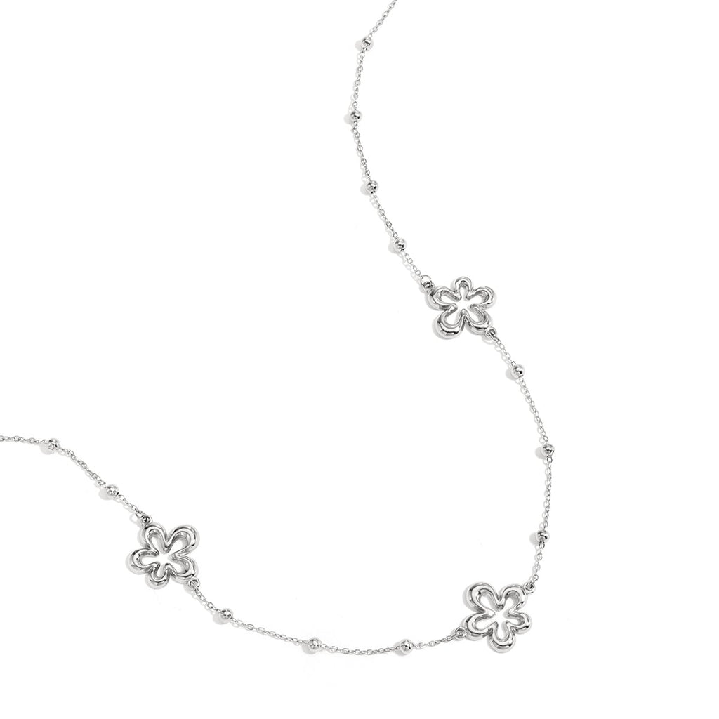 Collier orné de fleurs en forme de corail
