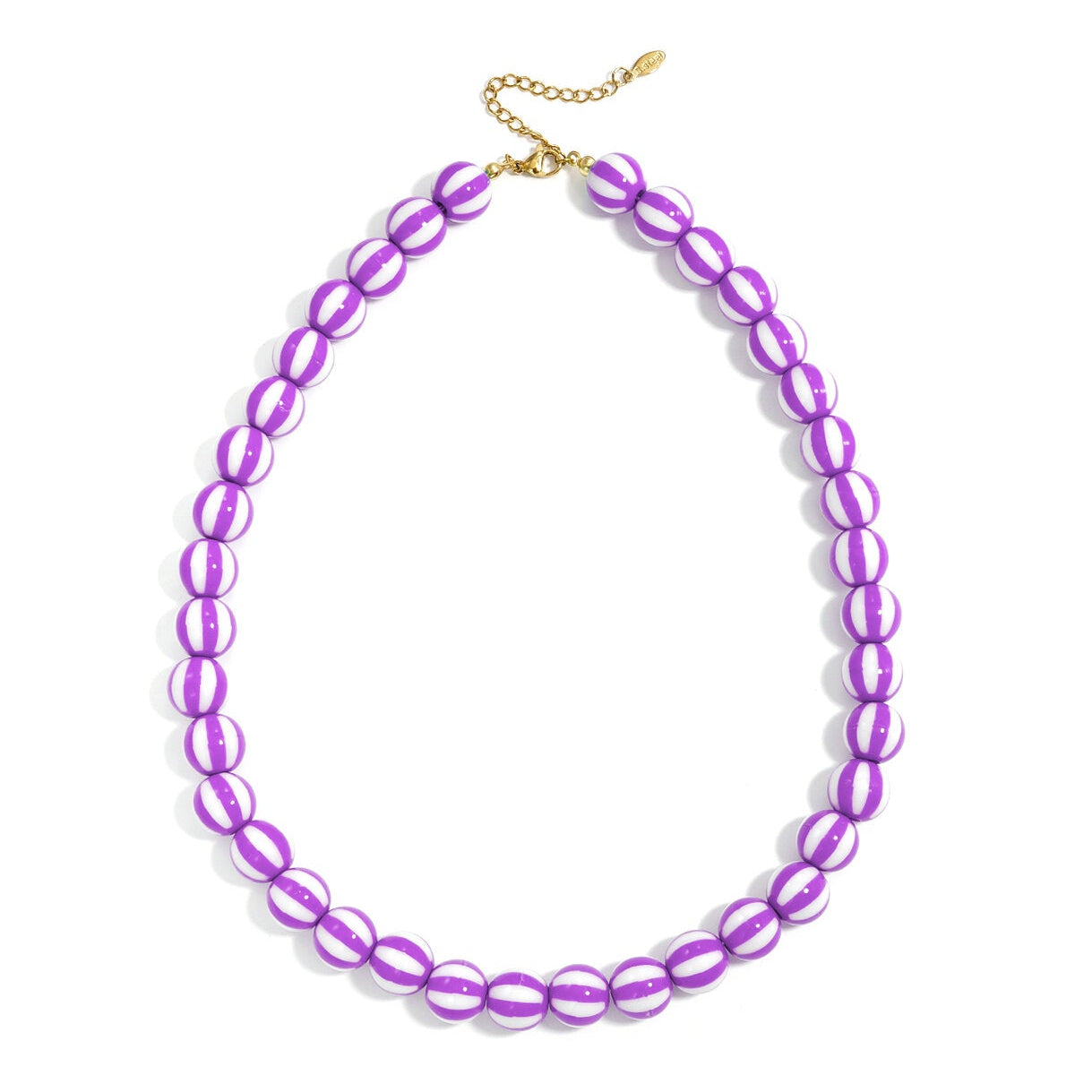 Collier de perles rayées