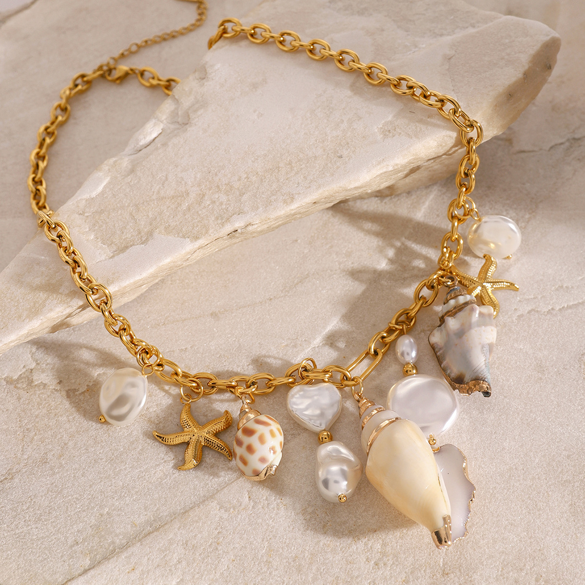 Collier pampilles coquillages et perles