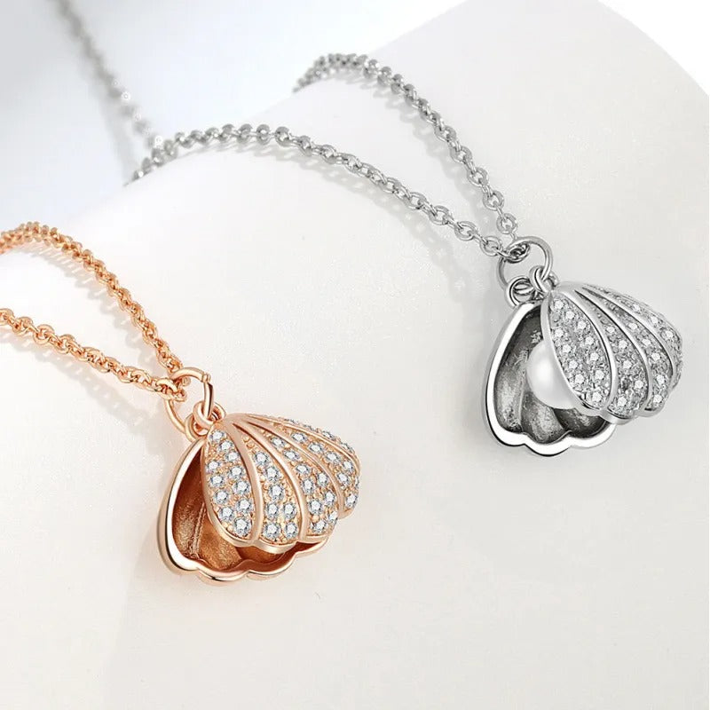Collier double doré, coquillage / Perle d'eau douce - Coquillages de Collier double doré, coquillage / Perle d'eau douce - Coquillages de