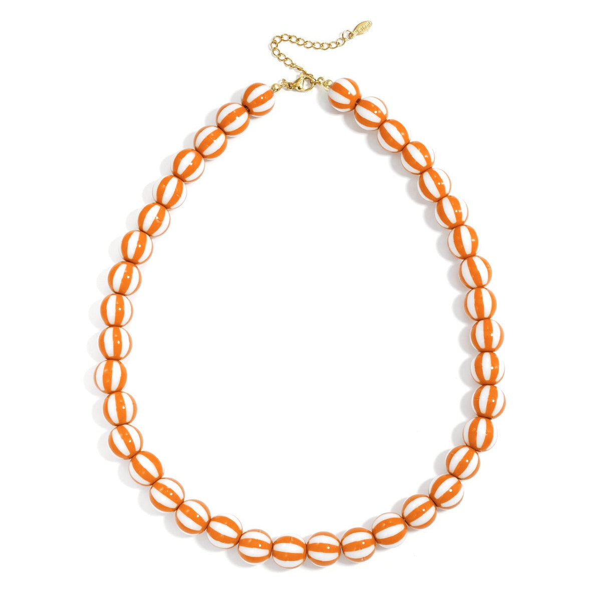 Collier de perles rayées