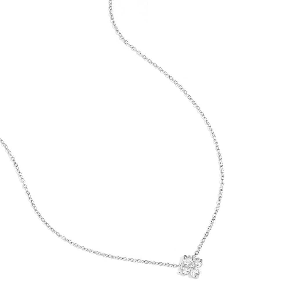 Collier orné d'un trèfle