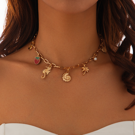 Collier pampilles multicharmes dorées
