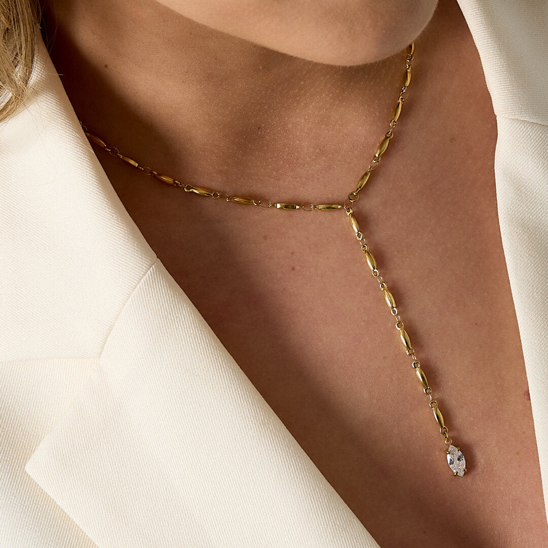 Collier avec strass pendant