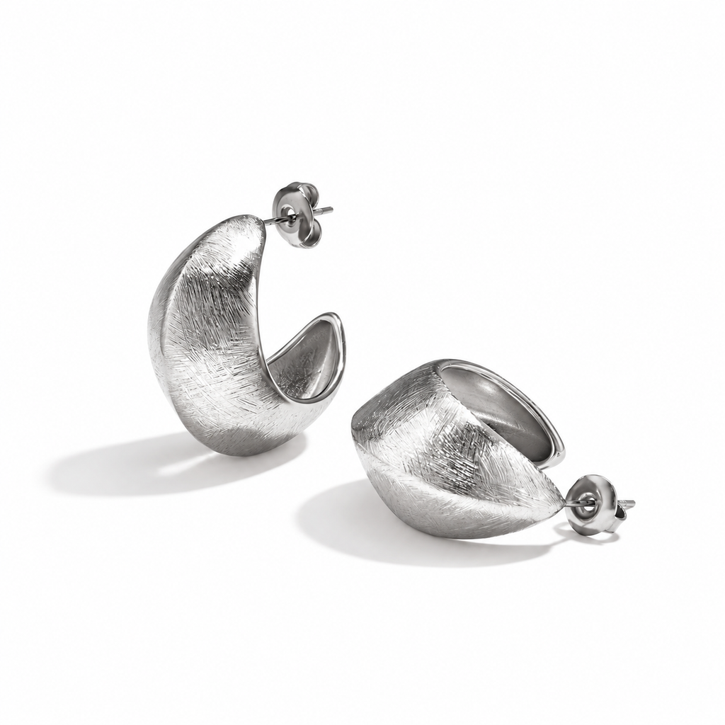 Boucles d’oreilles créoles larges effet brossé argentée