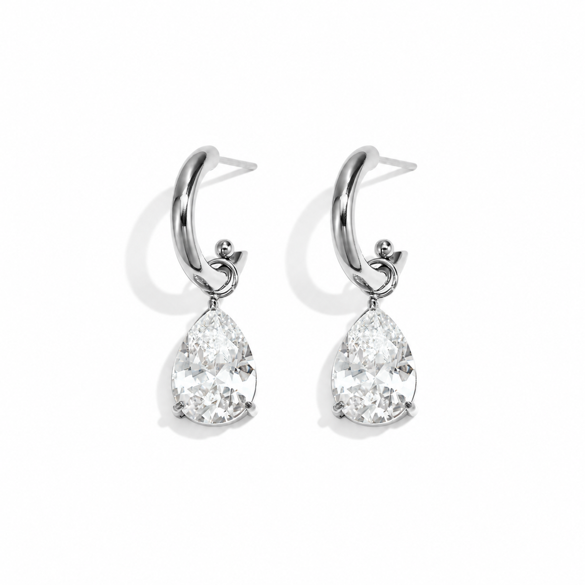 Boucles d’oreilles demi-créoles à goutte en strass décoratif