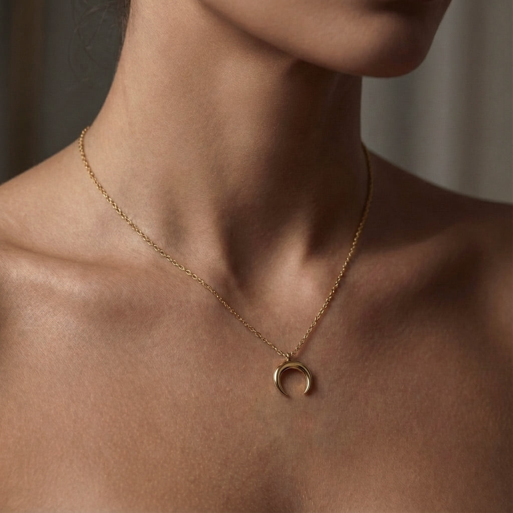 Collier lune inversée