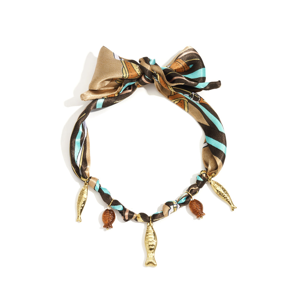 Collier foulard femme avec pendentifs poissons