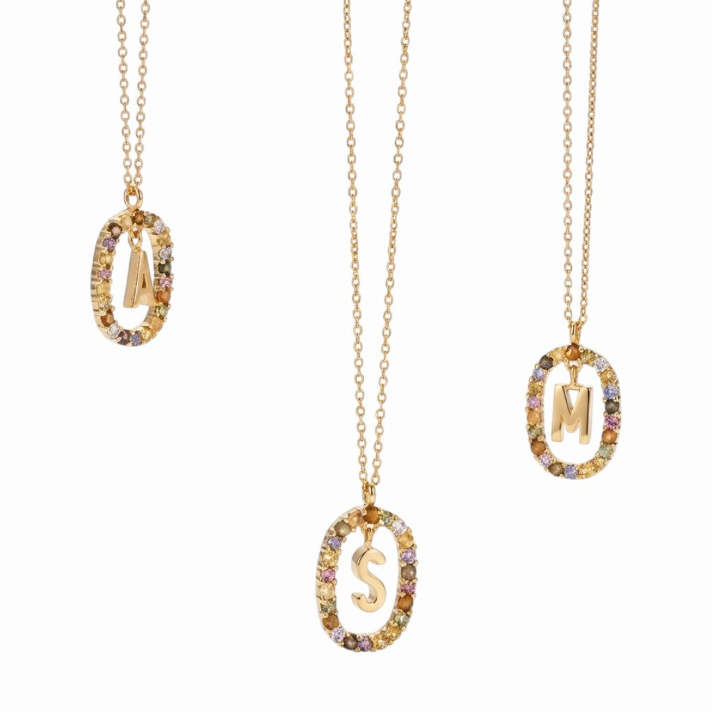 Collier initiale avec pierres vintage