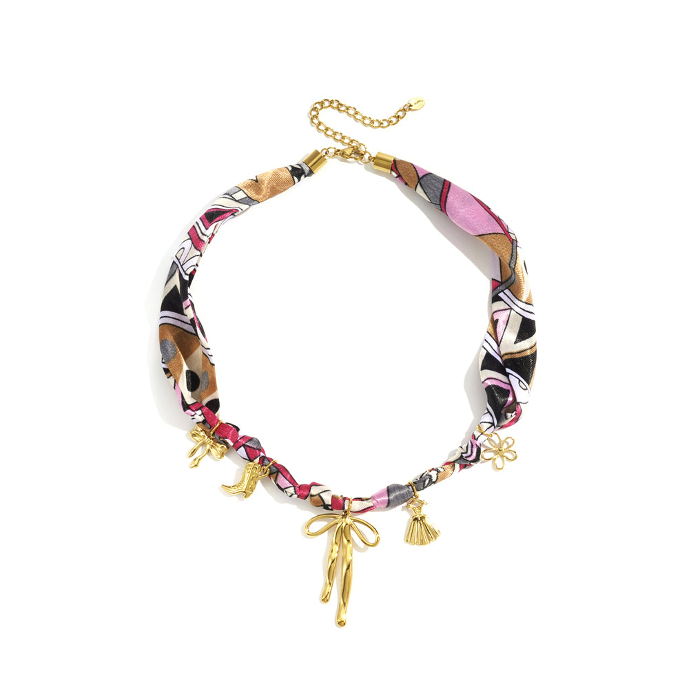 Collier foulard femme style western chic à pendentifs dorés