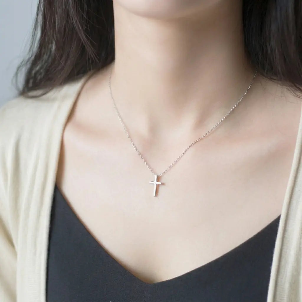 Collier avec pendentif croix en argent