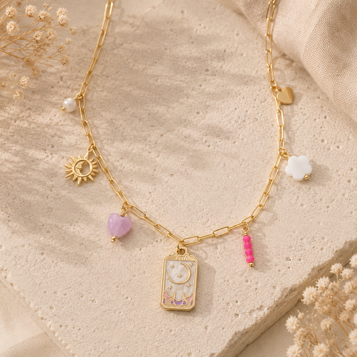 Collier charms lune coloré et carte émaillée
