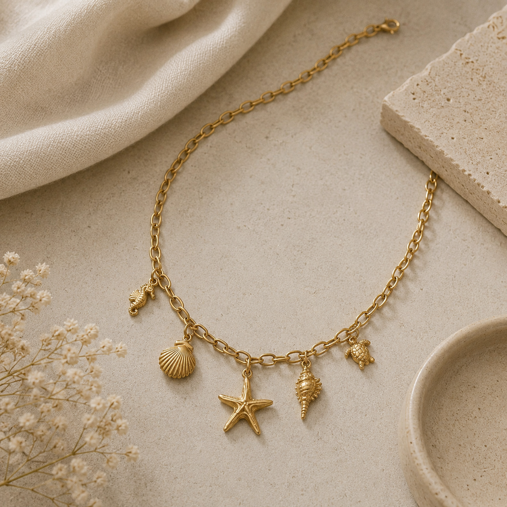 Collier charms marins étoile de mer et hippocampe moderne
