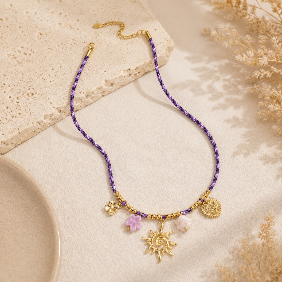 Collier cordon soleil et charms doré