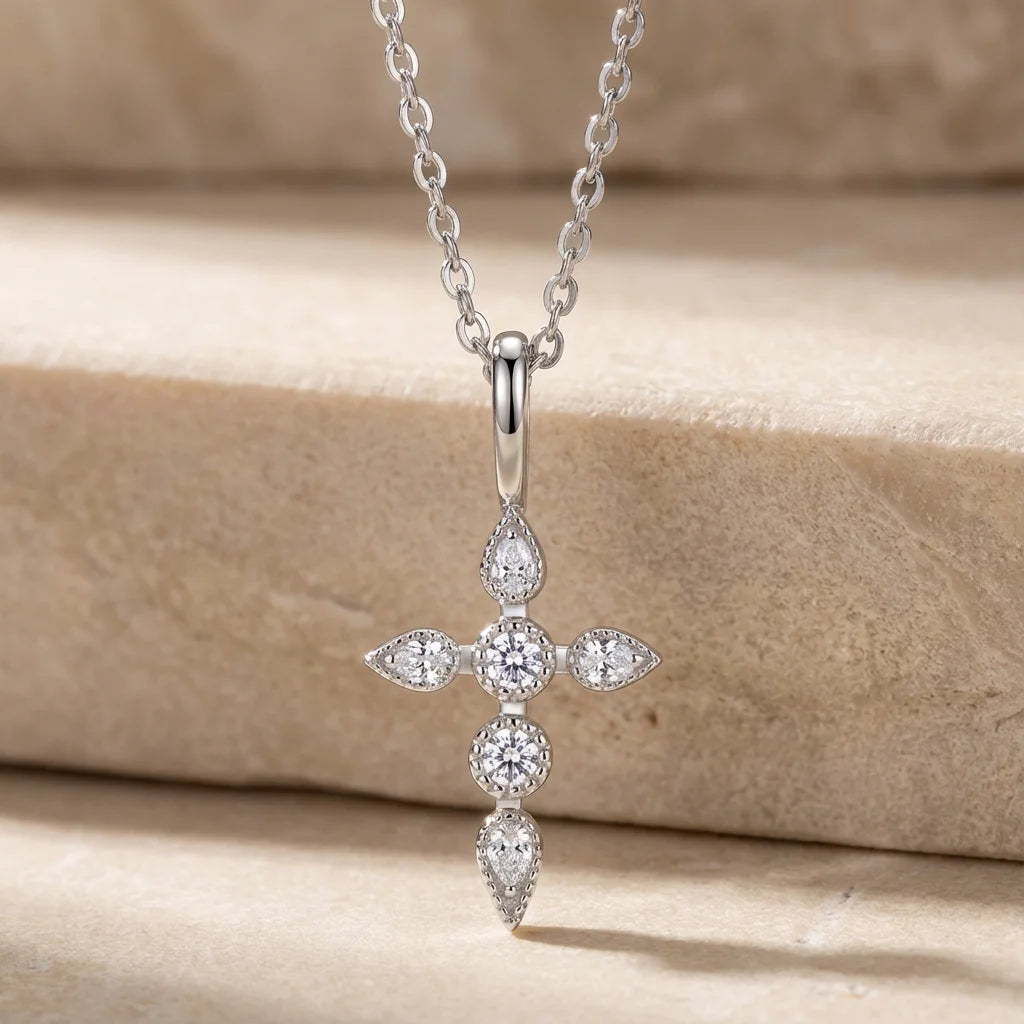 Collier croix chrétienne