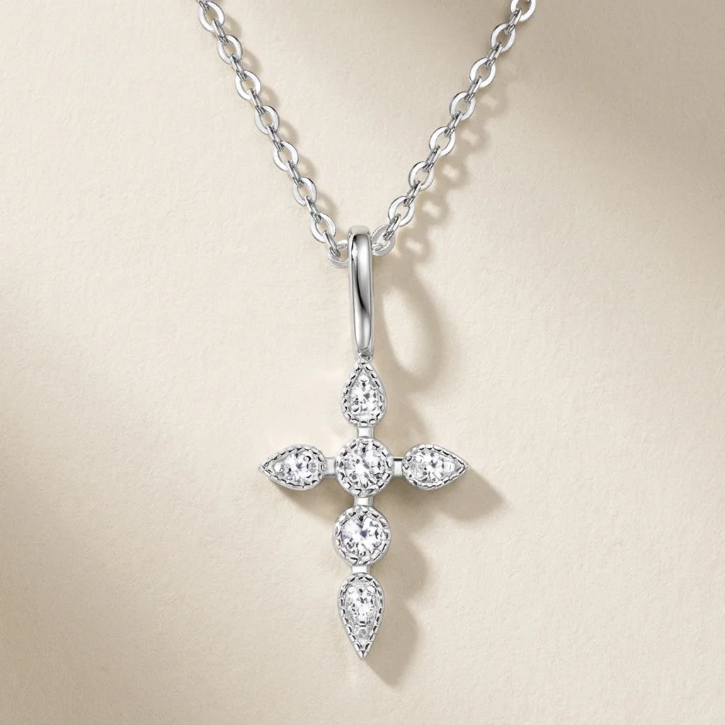Collier croix chrétienne