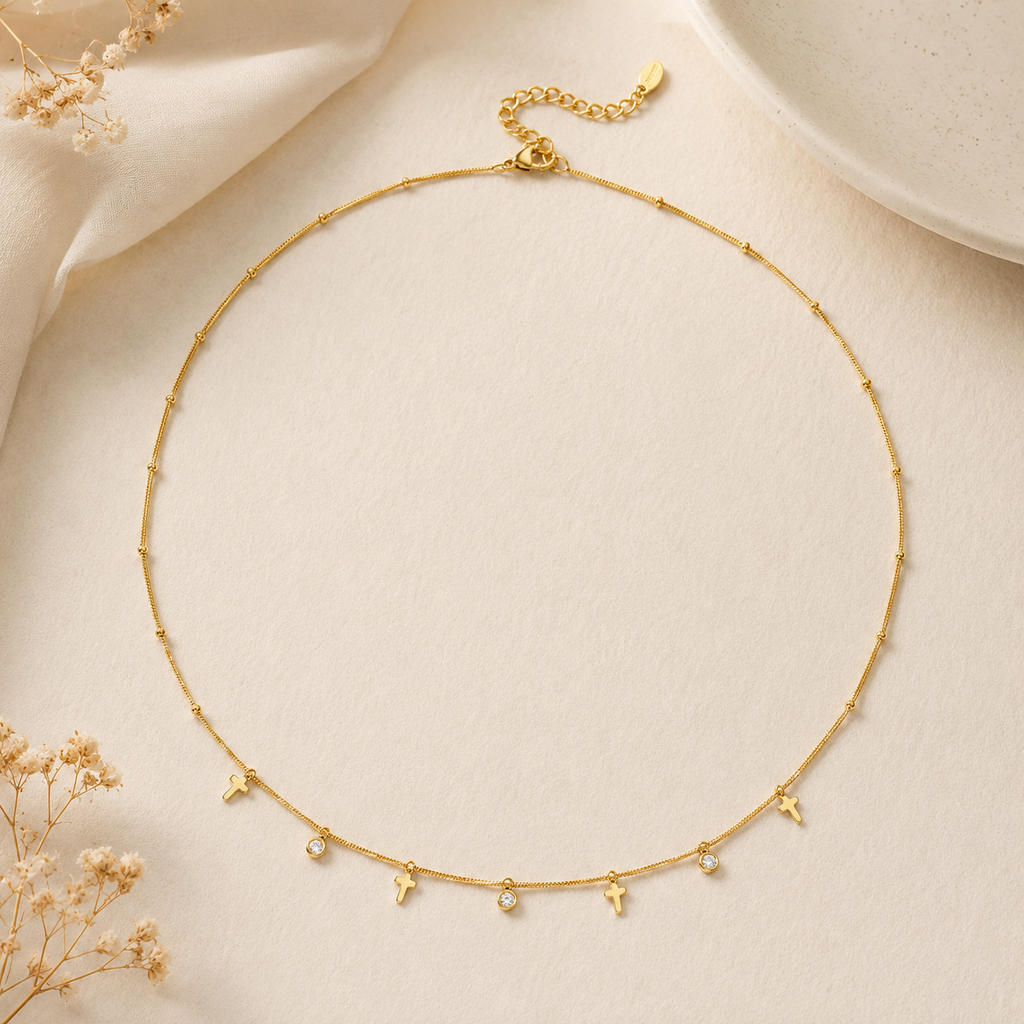 Collier croix et strass décoratifs alternés