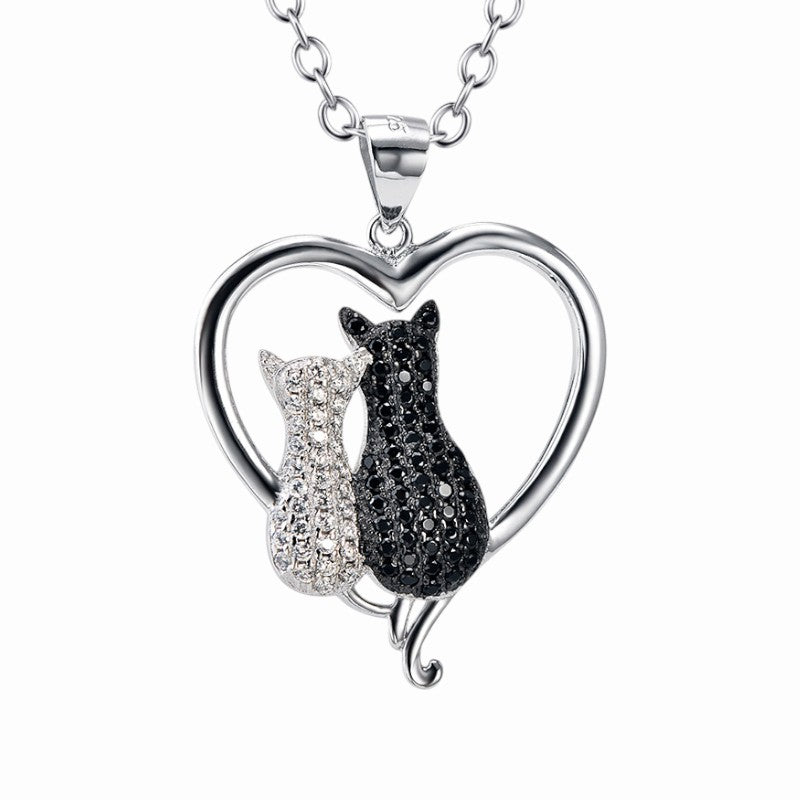 Collier avec pendentif chat noir