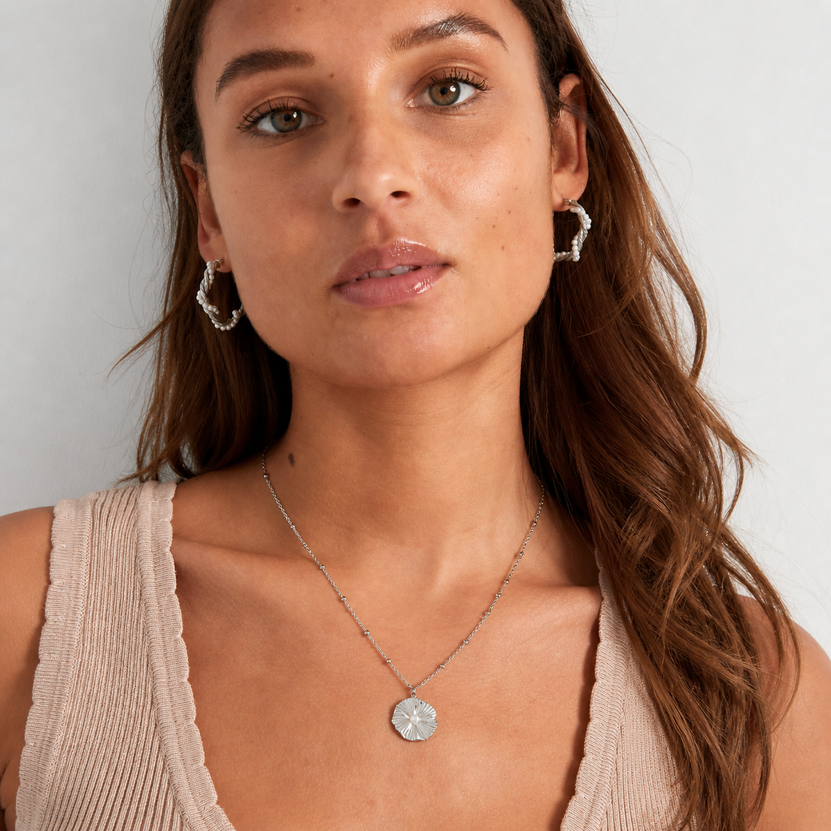 Collier pendentif fleur minimaliste argenté