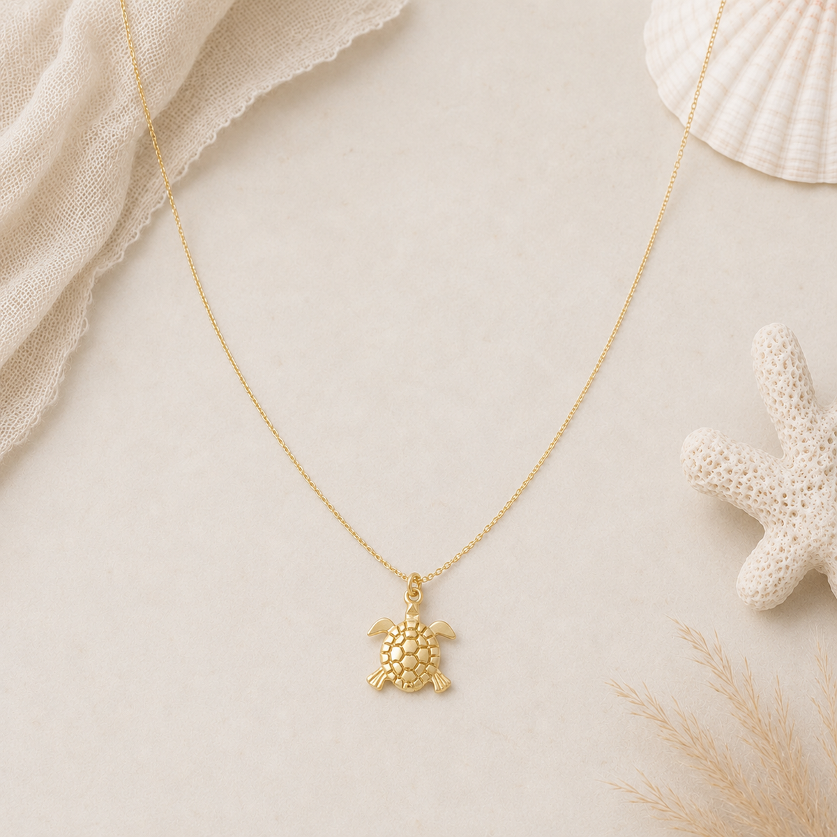 Collier pendentif tortue marine chaîne fine