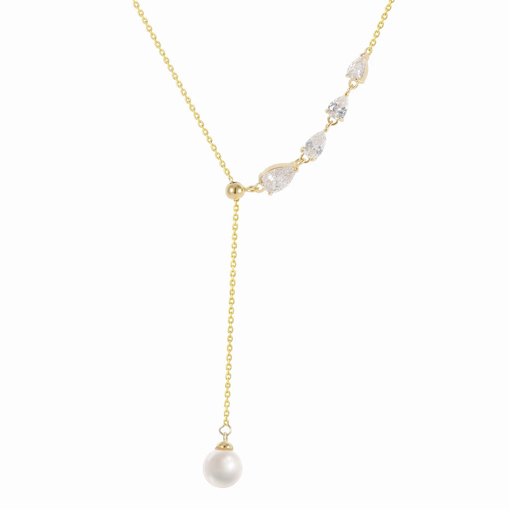 Collier perle et pierre élégant