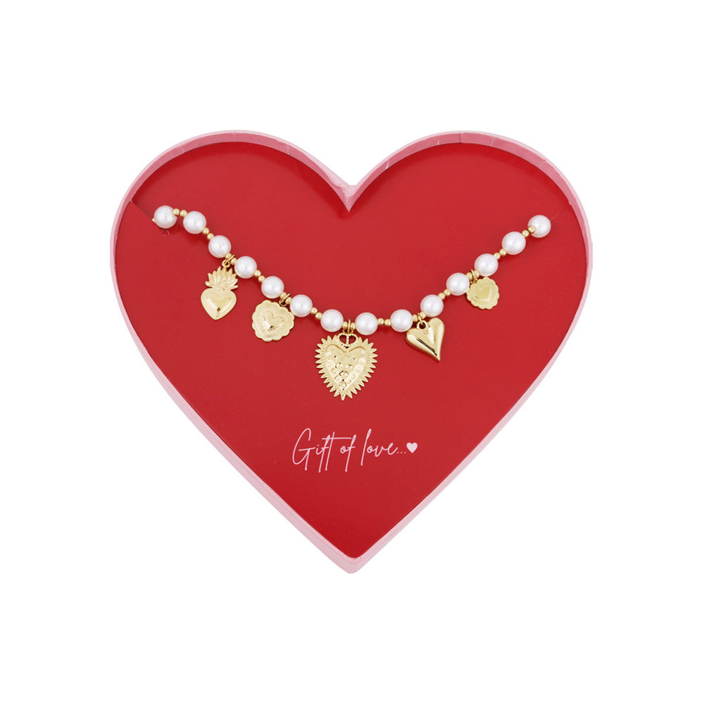 Collier perles d'imitation avec breloques cœurs dorés
