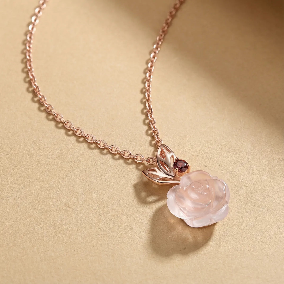 Collier quartz rose et pierre rouge