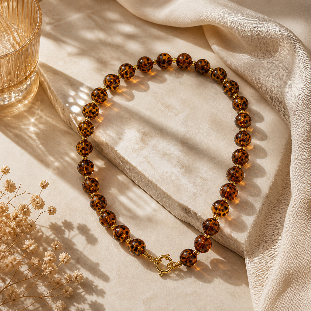Collier perles d'imitation acryliques imprimées léopard 14 mm