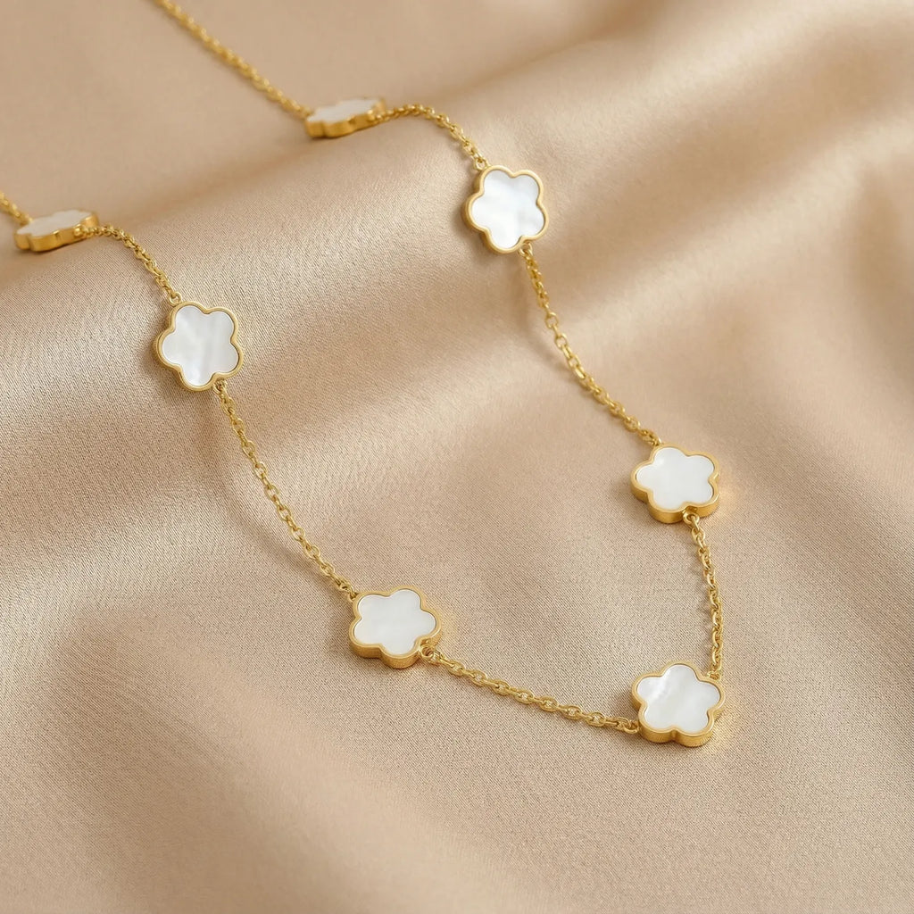 Collier trèfle à 5 feuilles