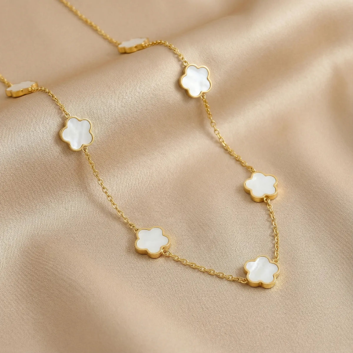 Collier trèfle à 5 feuilles