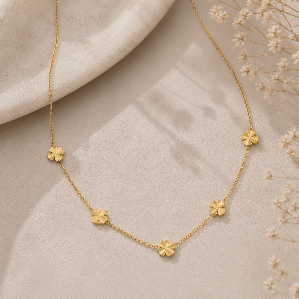 Collier trèfles femme en chaîne fine